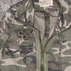 thrifted army print jacket !!